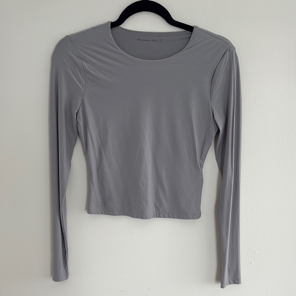 Abercrombie & Fitch Gray Long Sleeve NEW